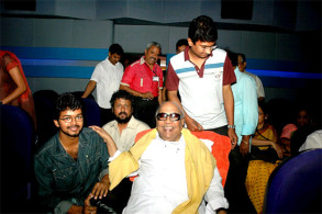 CM watches Kuruvi Movie