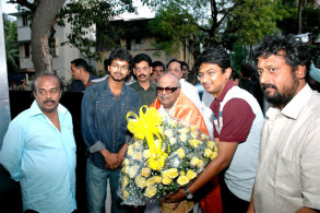 CM watches Kuruvi Movie