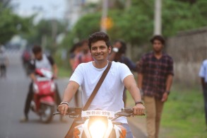 Actor Jiiva in Kee Movie Stills