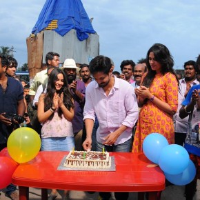 Actor-Nakul-celebrated-his-birthday-on-the-sets-of-Sei-Photos-4