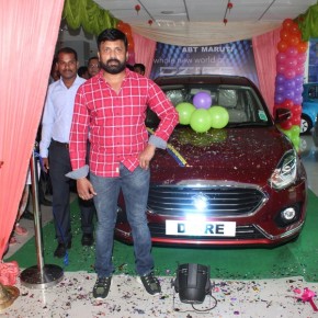 Actor-Vignesh-inaugurate-Maaruthi-Car-at-Guindy-Photos-35