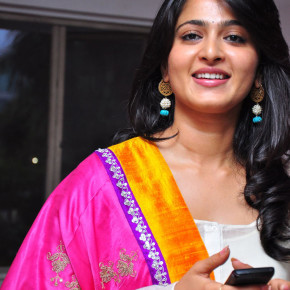 Anushka-Shetty-05-23-2011-Stills-010