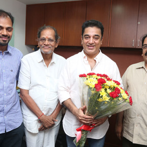 Celebrities-Greeting-Kamal-Haasan-for-getting-Padma-Bhushan-Award-Stills-044k00002032014k