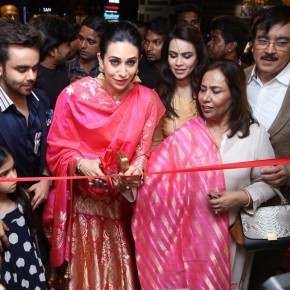 Karishma-Kapoor-launches-Neerus-Collection-at-Chennai-Ph_009