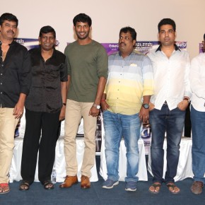 kaththi-sandai-press-meet-stills-28