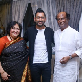 ms-dhoni-with-superstar-and-latha-rajinikanth-stills-3