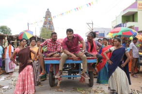 Saamy Square Movie Photos Gallery and Stills