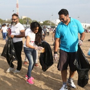 Sakshi-Agarwal-at-Beach-Clean-Up-Photos-20