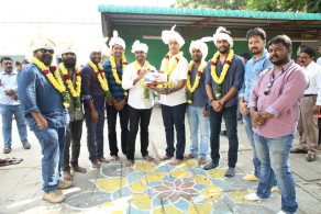 Suttu Pidikka Utharavu Movie Pooja Stills