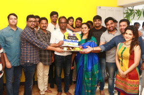 Tamil Padam 2.0 Movie Pooja Stills