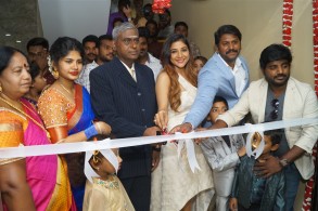 TON & GUY ESSENSUALS LAUNCHED IN NELLORE BY SAKSHI AGARWAL & C.CHINNAPPAN