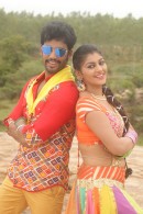 Ulagam Vilaiku Varudhu Movie Stills