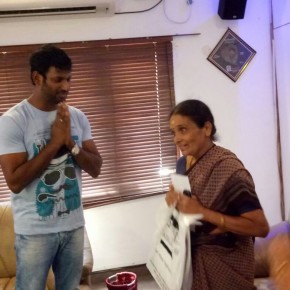 vishal-helped-music-director-chandrabose-family-stills-2